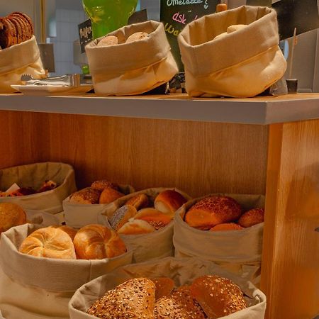 Plaza Premium Grand Winston Hotel Rijswijk Bagian luar foto