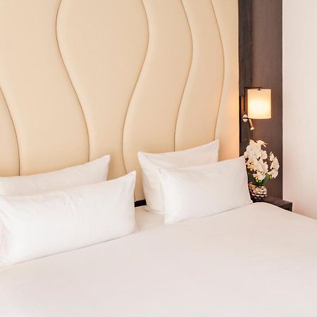 Plaza Premium Grand Winston Hotel Rijswijk Bagian luar foto