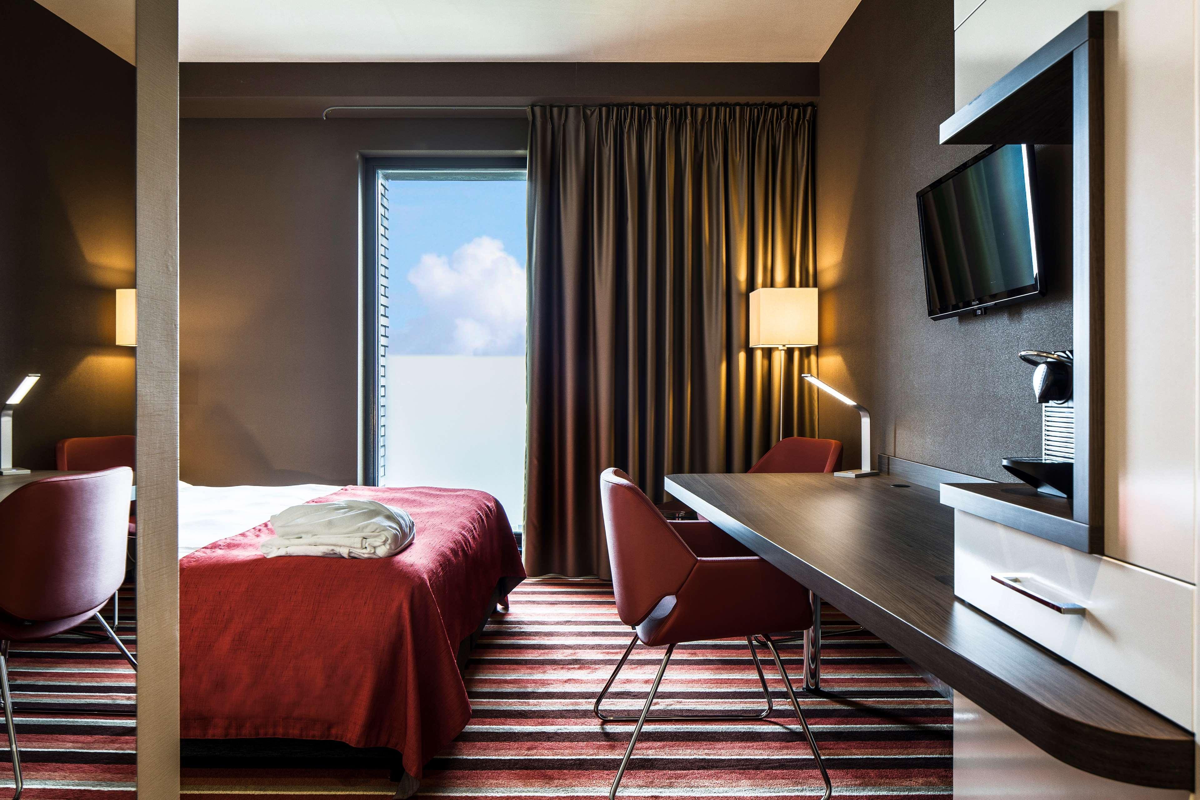 Plaza Premium Grand Winston Hotel Rijswijk Bagian luar foto