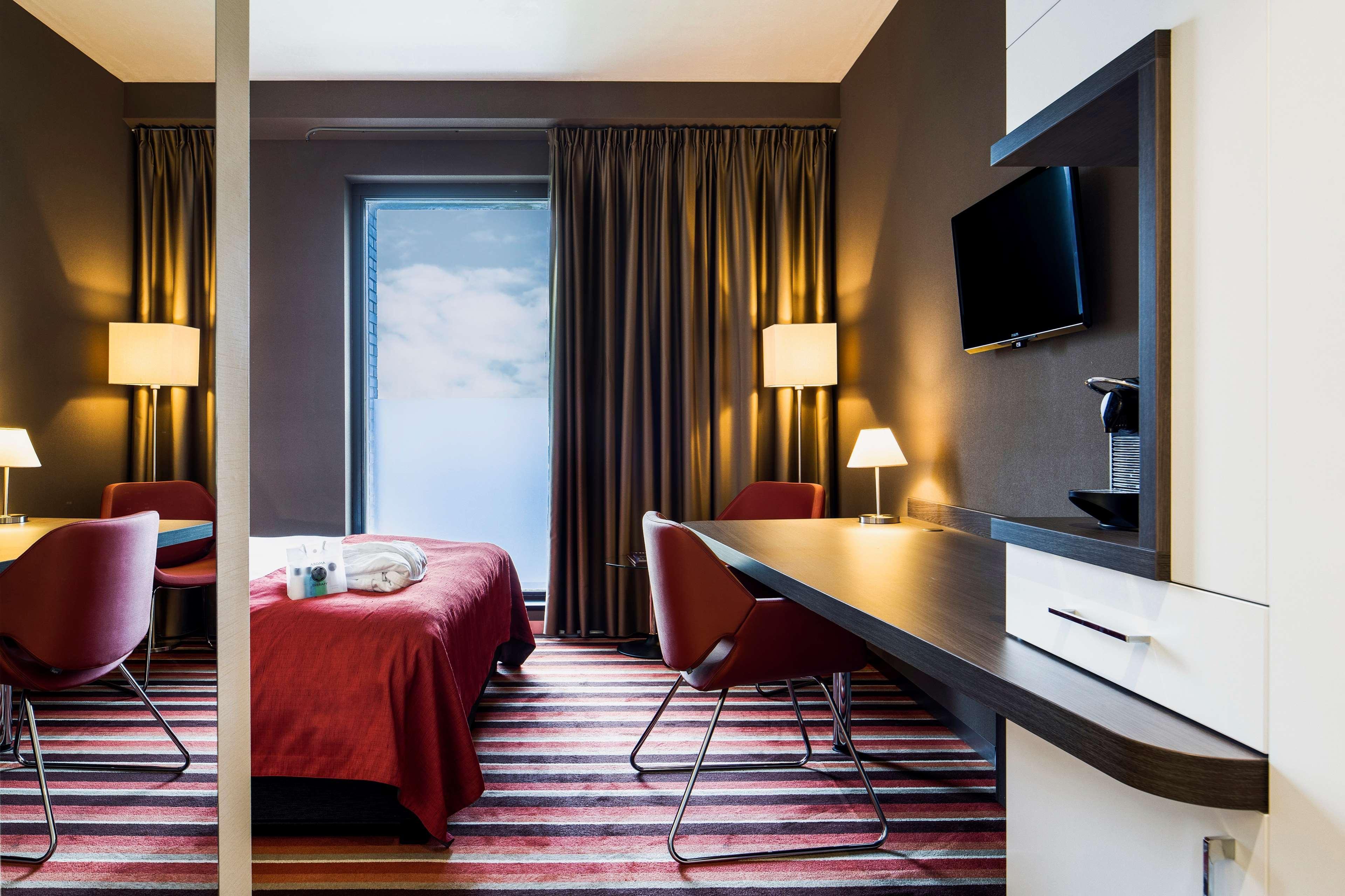 Plaza Premium Grand Winston Hotel Rijswijk Bagian luar foto
