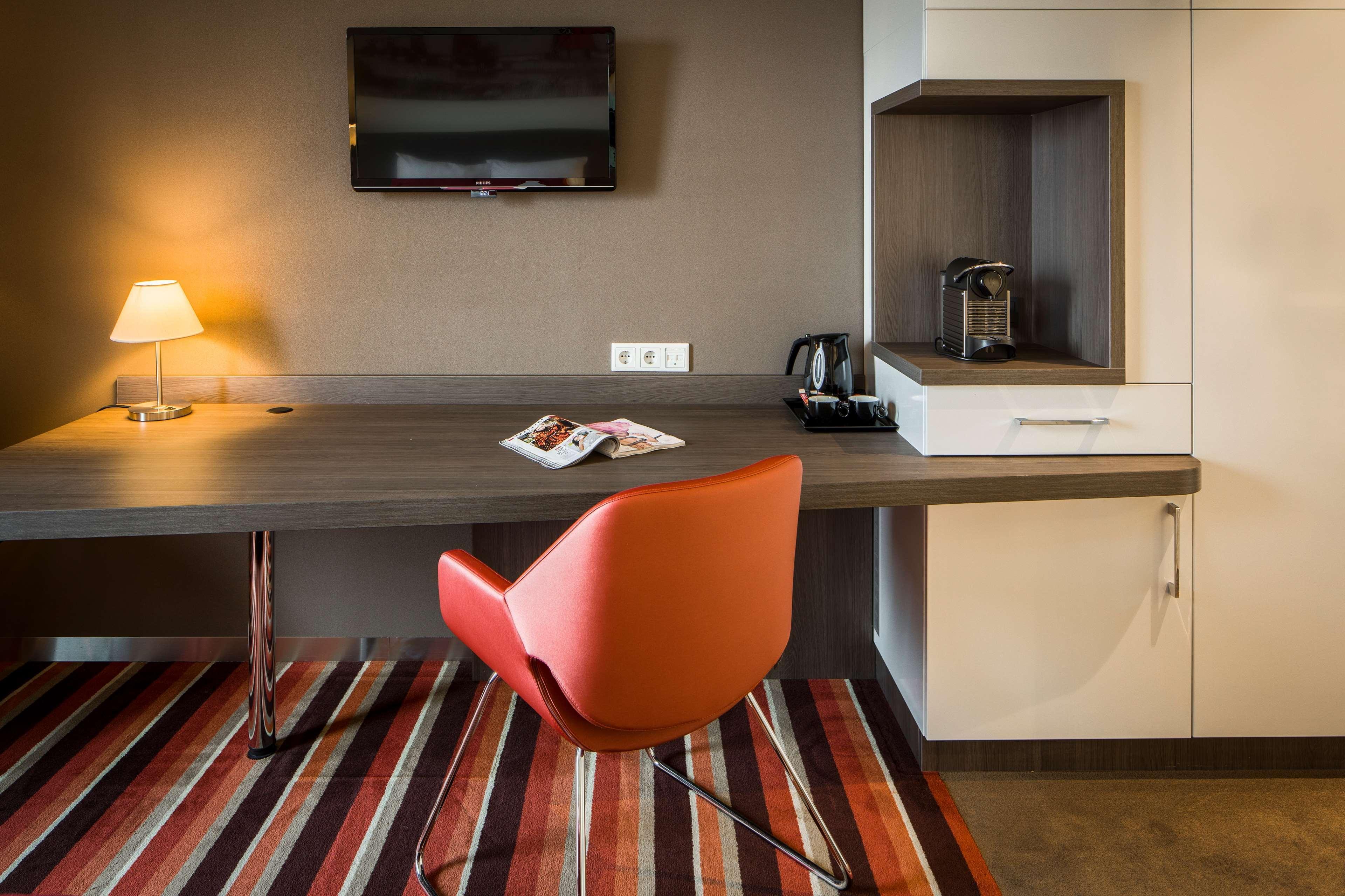 Plaza Premium Grand Winston Hotel Rijswijk Bagian luar foto