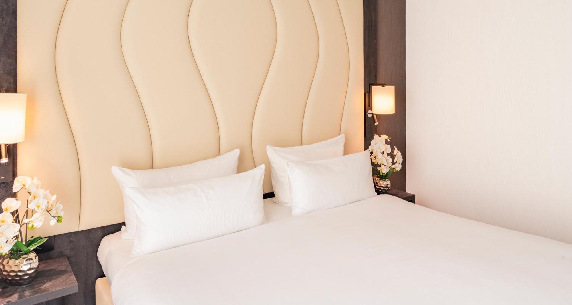 Plaza Premium Grand Winston Hotel Rijswijk Bagian luar foto