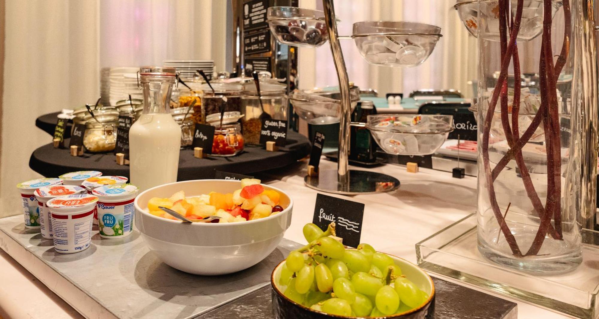 Plaza Premium Grand Winston Hotel Rijswijk Bagian luar foto