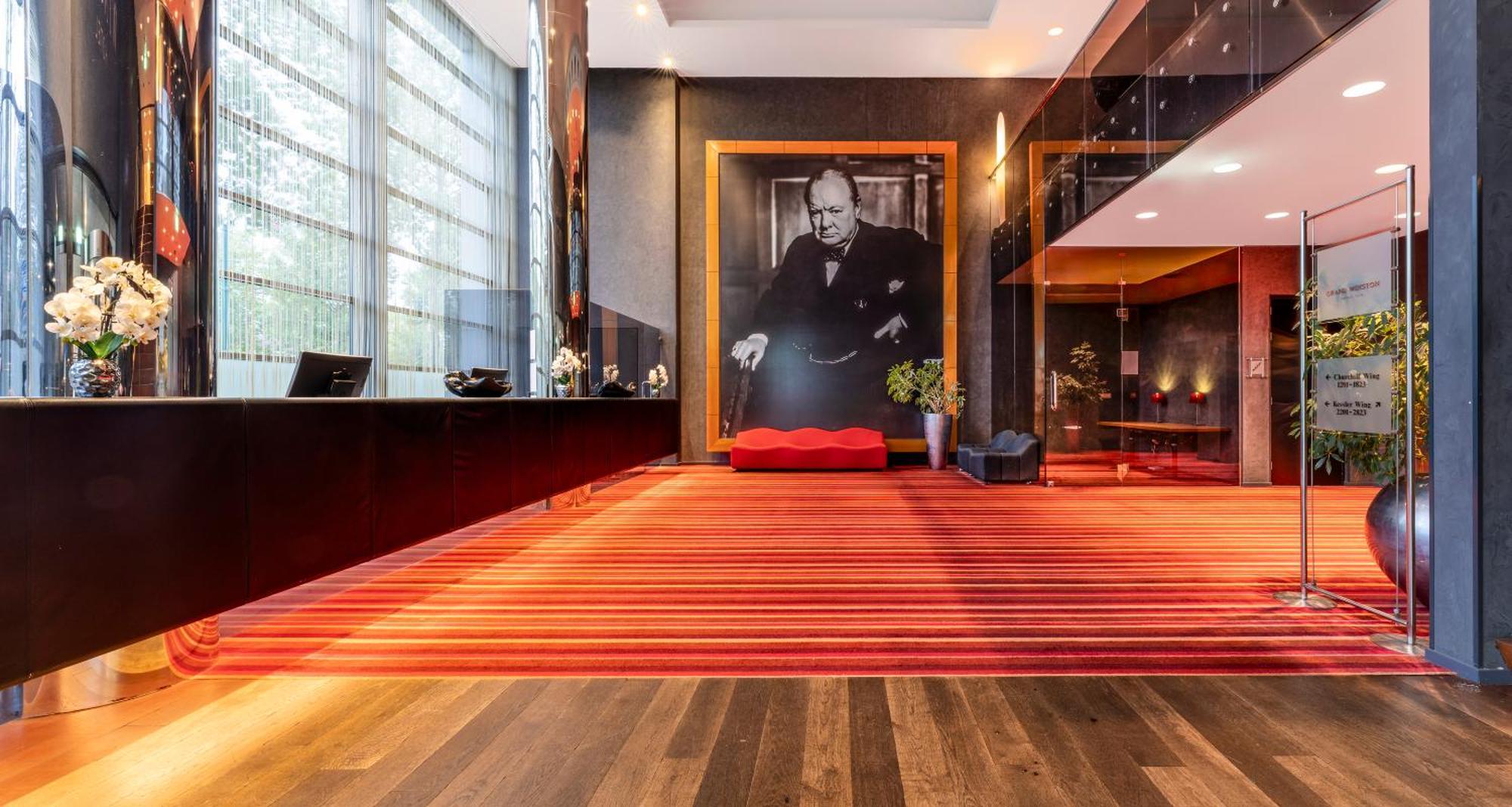 Plaza Premium Grand Winston Hotel Rijswijk Bagian luar foto