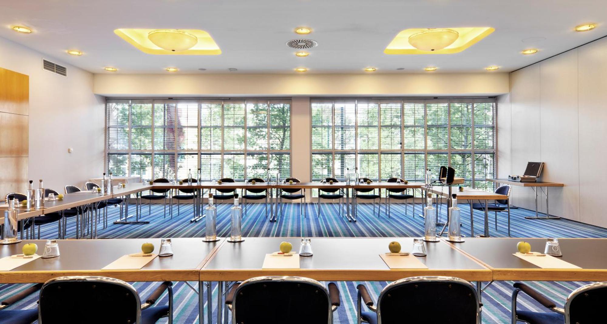 Plaza Premium Grand Winston Hotel Rijswijk Bagian luar foto