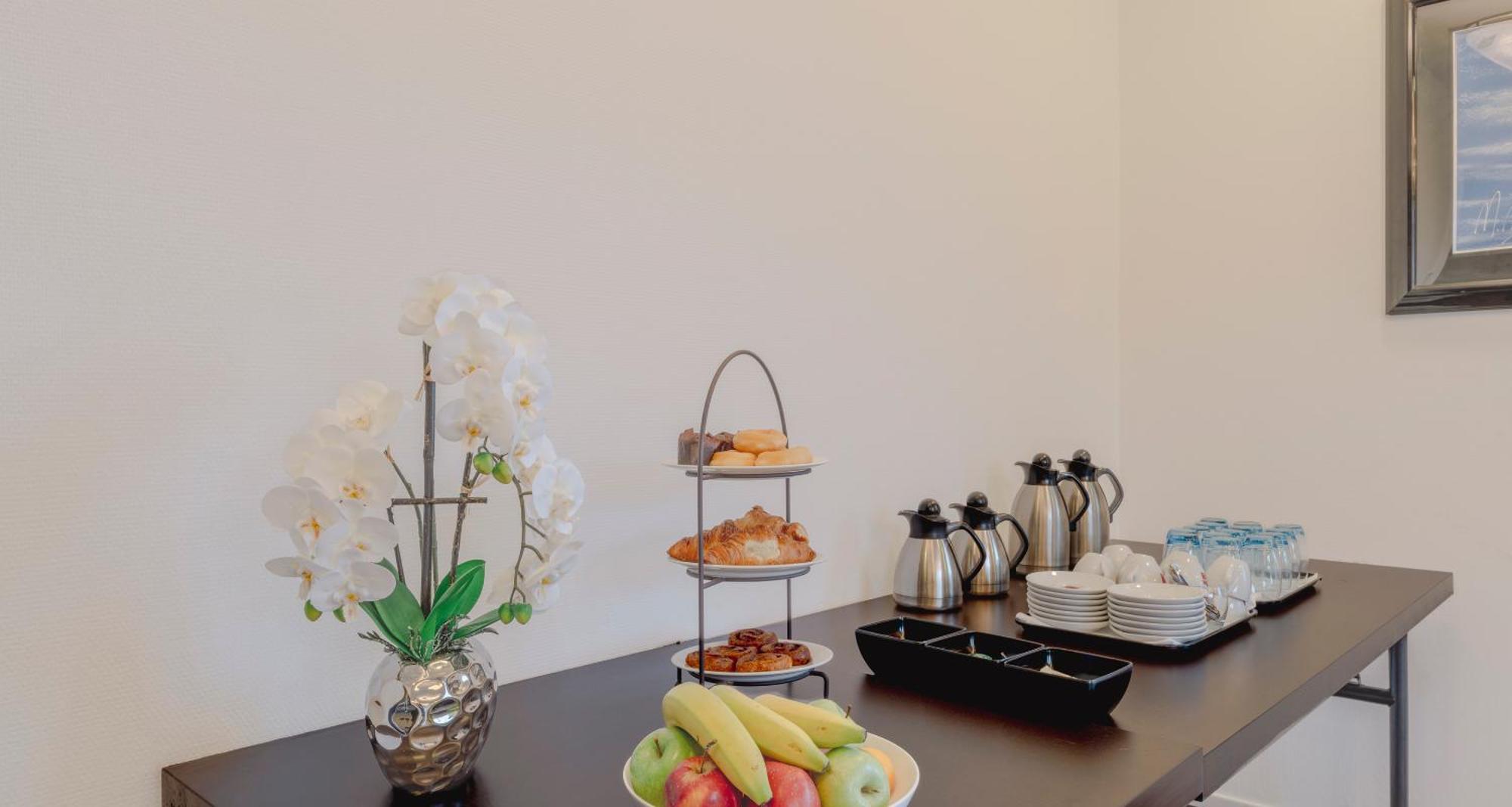 Plaza Premium Grand Winston Hotel Rijswijk Bagian luar foto