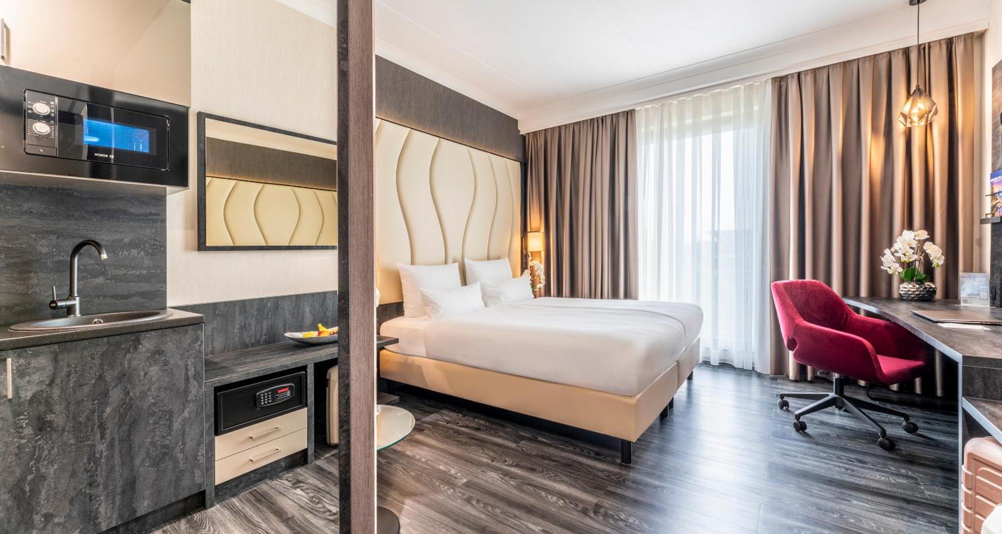 Plaza Premium Grand Winston Hotel Rijswijk Bagian luar foto