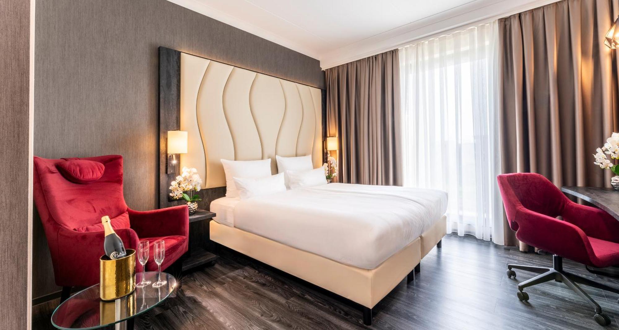 Plaza Premium Grand Winston Hotel Rijswijk Bagian luar foto