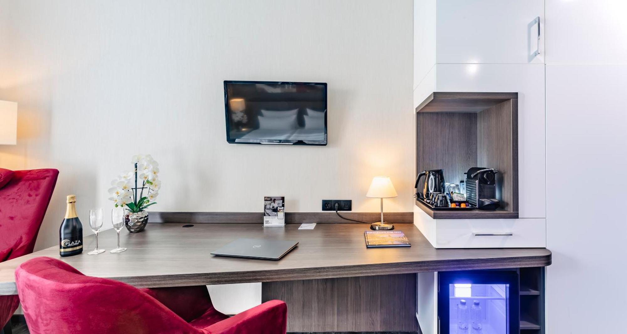 Plaza Premium Grand Winston Hotel Rijswijk Ruang foto