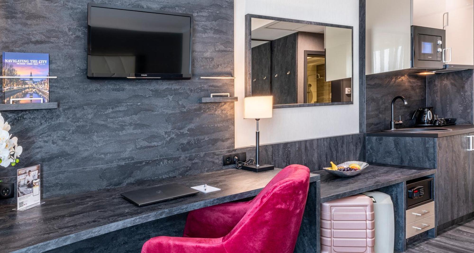 Plaza Premium Grand Winston Hotel Rijswijk Bagian luar foto
